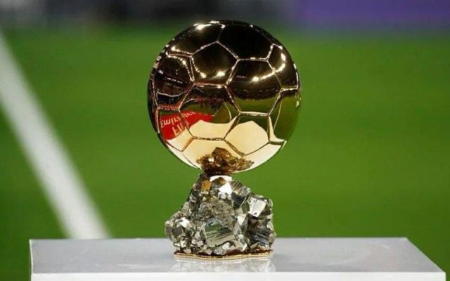 Lịch sử Quả bóng vàng: Những tranh cãi nảy lửa và lần vinh danh xứng đáng