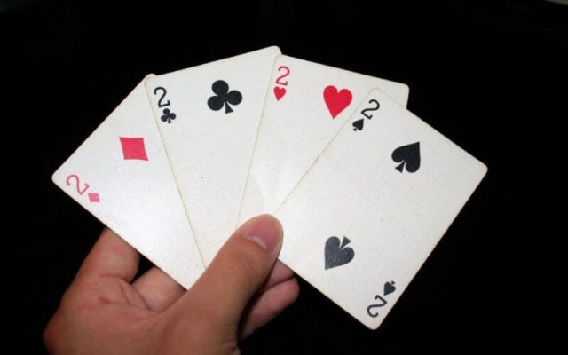 Tại sao quân 2 (Heo) lại có quyền lực cao nhất trong bài Tiến Lên