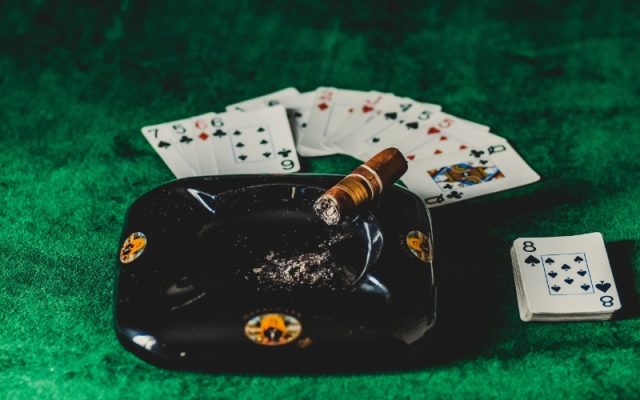 Cách nhớ bài nhanh khi chơi game bài phỏm tá lả online