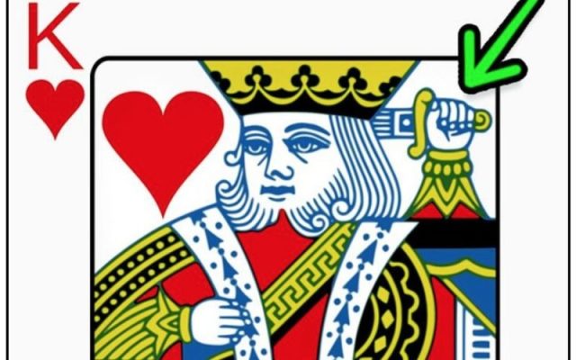 Bí ẩn thanh kiếm đâm xuyên đầu của quân bài K Cơ huyền thoại
