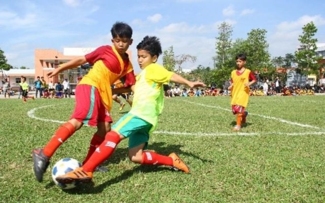 Bóng đá trẻ Triết lý đào tạo chiến thuật từ gốc