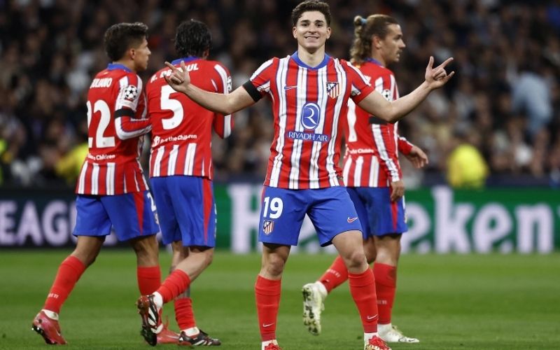Đánh giá kỹ năng chọn vị trí thông minh và bản năng sát thủ của Julian Alvarez