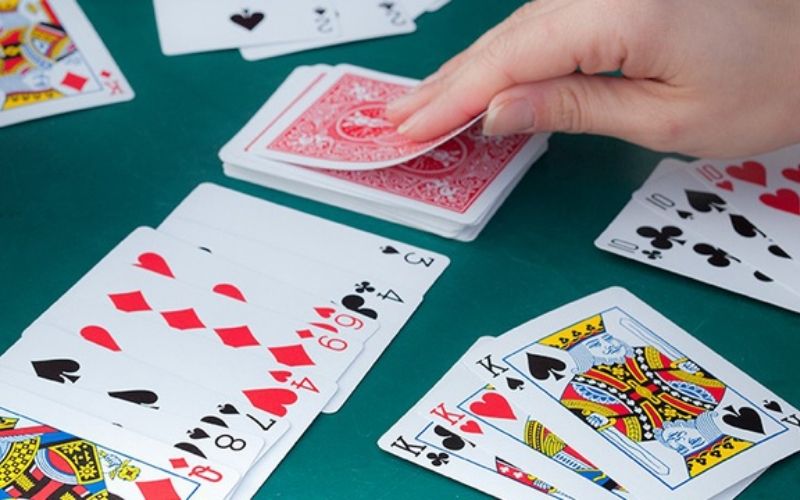 Phân loại cấu trúc phỏm và chiến thuật sắp xếp bài tối ưu
