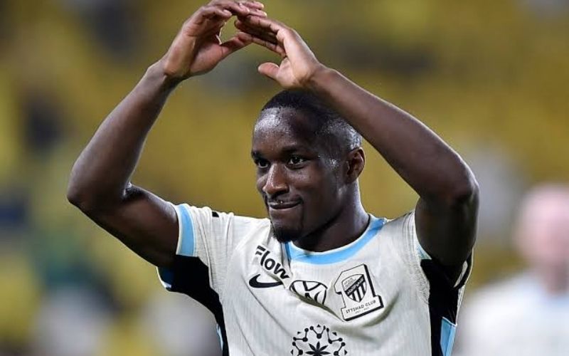 Phân tích tốc độ chớp nhoáng và khả năng qua người của Moussa Diaby